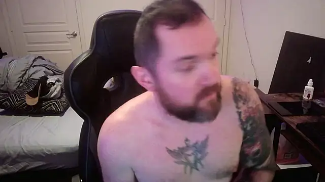 Snapshot of lit702 chatting on February 7, 9:05 am lit702 online show from February 7, 9:05 am