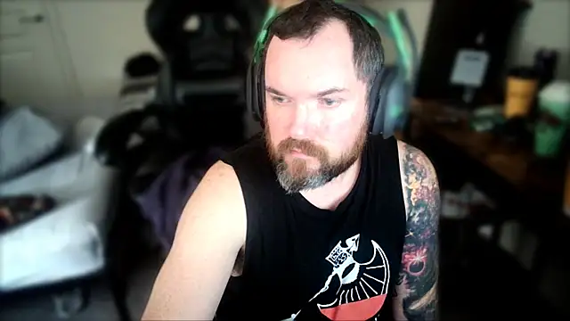 Snapshot of lit702 chatting on February 12, 11:41 pm lit702 online show from February 12, 11:41 pm