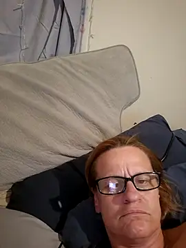 lit702 online show from May 1, 9:58 am