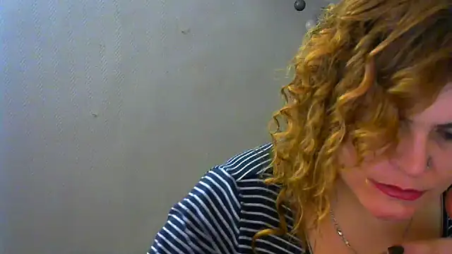 Snapshot of DaniellaKiss chatting on January 2, 6:56 pm DaniellaKiss online show from January 2, 6:56 pm