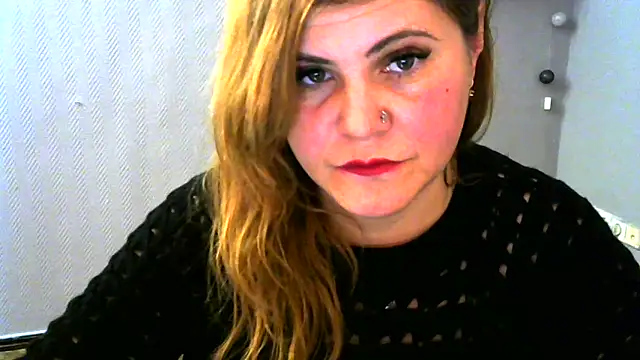 Snapshot of DaniellaKiss chatting on January 9, 8:01 pm DaniellaKiss online show from January 9, 8:01 pm