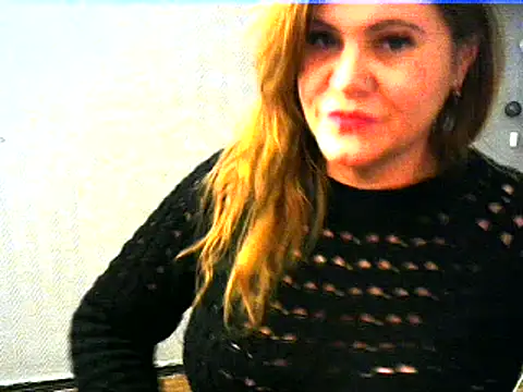 Snapshot of DaniellaKiss chatting on January 10, 4:12 am DaniellaKiss online show from January 10, 4:12 am