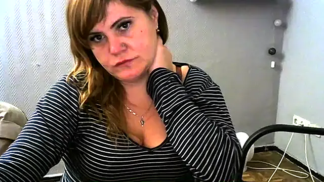 Snapshot of DaniellaKiss chatting on January 27, 2:53 am DaniellaKiss online show from January 27, 2:53 am
