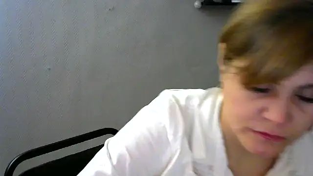 Snapshot of DaniellaKiss chatting on February 2, 9:56 pm DaniellaKiss online show from February 2, 9:56 pm