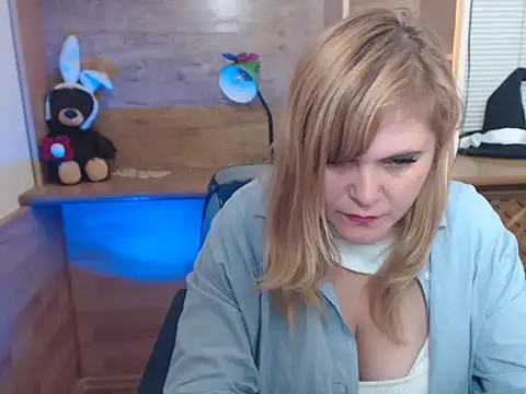 Snapshot of DaniellaKiss chatting on October 9, 8:18 pm DaniellaKiss online show from October 9, 8:18 pm