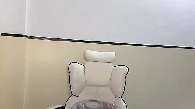 Snapshot of Honey-cici chatting on February 19, 7:28 am Honey-cici online show from February 19, 7:28 am