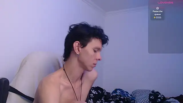 bryamado69 online show from April 25, 8:17 am