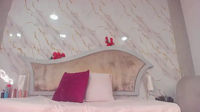 Snapshot of sarita_rouzze chatting on October 31, 9:21 am sarita rouzze online show from October 31, 9:21 am