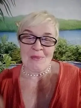 VioletSweet566 online show from December 8, 1:02 am