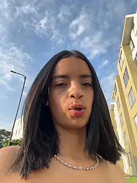 Laura fernandezII online show from February 11, 12:32 pm