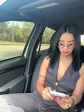 Snapshot of Laura_fernandezII chatting on May 7, 5:40 pm Laura fernandezII online show from May 7, 5:40 pm