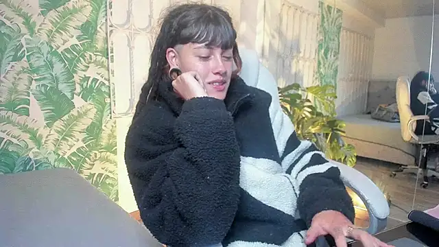  sharlotte777 online show from December 19, 2:02 pm