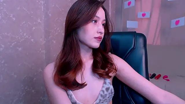 Snapshot of Ann__Cute chatting on February 7, 8:11 am Ann Cute online show from February 7, 8:11 am