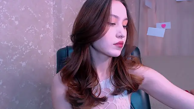 Snapshot of Ann__Cute chatting on February 9, 4:36 am Ann Cute online show from February 9, 4:36 am