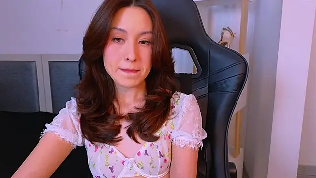 Snapshot of Ann__Cute chatting on March 17, 8:51 am Ann Cute online show from March 17, 8:51 am