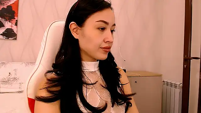 Snapshot of Ann__Cute chatting on November 6, 5:30 am Ann Cute online show from November 6, 5:30 am