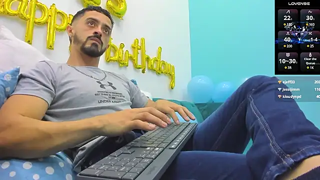 Snapshot of MAXIMUS_MASTE3 chatting on January 13, 7:43 am MAXIMUS MASTE3 online show from January 13, 7:43 am