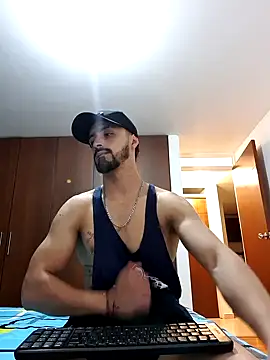 Snapshot of MAXIMUS_MASTE3 chatting on February 9, 1:00 am MAXIMUS MASTE3 online show from February 9, 1:00 am