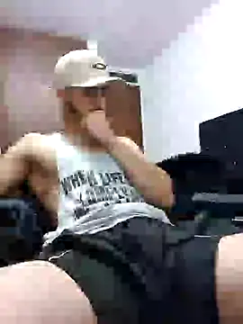 Snapshot of MAXIMUS_MASTE3 chatting on February 17, 4:20 am MAXIMUS MASTE3 online show from February 17, 4:20 am