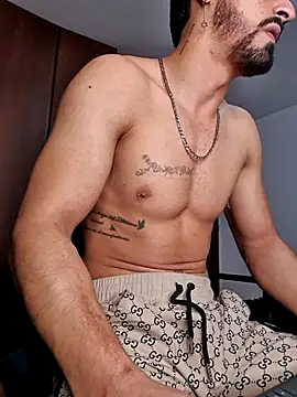 Snapshot of MAXIMUS_MASTE3 chatting on March 11, 4:21 am MAXIMUS MASTE3 online show from March 11, 4:21 am