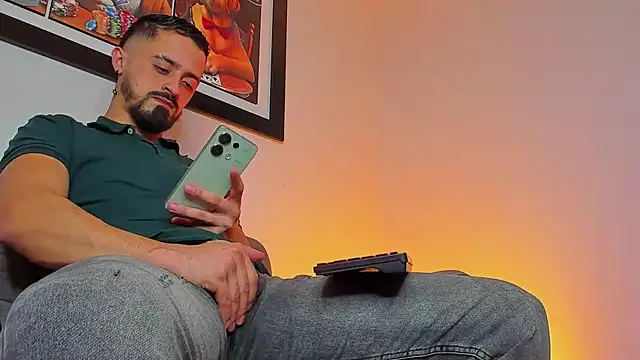 Snapshot of MAXIMUS_MASTE3 chatting on September 19, 7:58 pm MAXIMUS MASTE3 online show from September 19, 7:58 pm