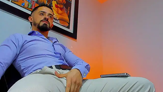 Snapshot of MAXIMUS_MASTE3 chatting on October 23, 8:29 pm MAXIMUS MASTE3 online show from October 23, 8:29 pm