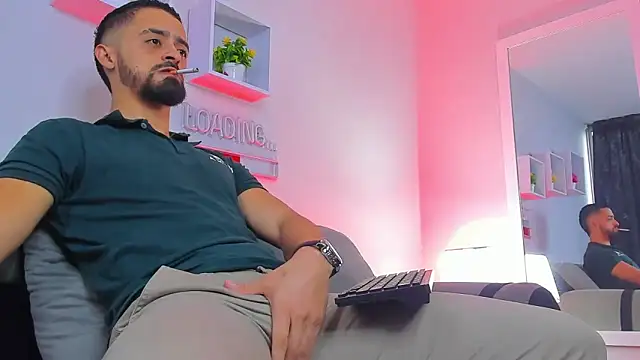 Snapshot of MAXIMUS_MASTE3 chatting on February 21, 8:54 pm MAXIMUS MASTE3 online show from February 21, 8:54 pm