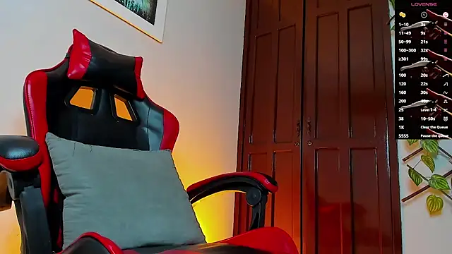 Snapshot of MAXIMUS_MASTE3 chatting on March 31, 8:53 pm MAXIMUS MASTE3 online show from March 31, 8:53 pm