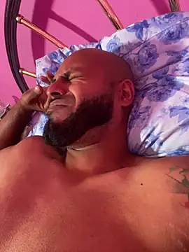 islandvybee55 online show from February 22, 10:25 am