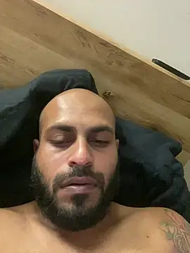 islandvybee55 online show from March 14, 1:12 am