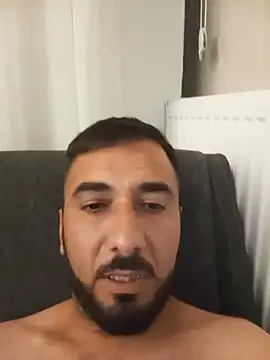 Snapshot of leon_ates chatting on July 27, 1:01 am leon ates online show from July 27, 1:01 am