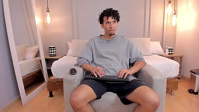 Snapshot of Dominick_star chatting on November 3, 3:41 am Dominick star online show from November 3, 3:41 am