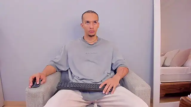 Snapshot of Dominick_star chatting on November 13, 4:22 am Dominick star online show from November 13, 4:22 am