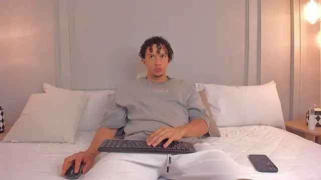 Snapshot of Dominick_star chatting on December 2, 4:18 am Dominick star online show from December 2, 4:18 am