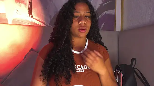 Sofi Fox  online show from April 29, 3:10 am