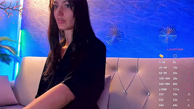 moona ray online show from June 5, 6:35 pm