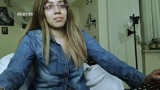 Snapshot of PolinaLoveX chatting on November 7, 2:55 am PolinaLoveX online show from November 7, 2:55 am