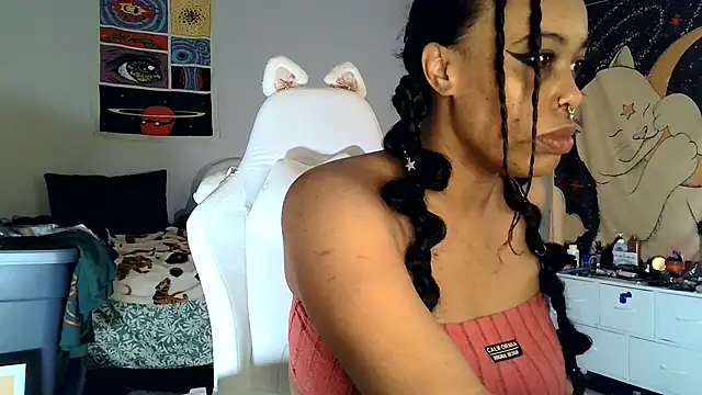 loveluna8 online show from February 5, 10:19 am