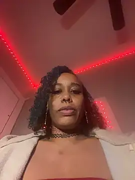 loveluna8 online show from October 31, 8:26 am