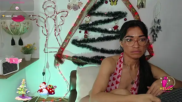 Snapshot of FernandaEloisa chatting on December 27, 1:11 am FernandaEloisa online show from December 27, 1:11 am