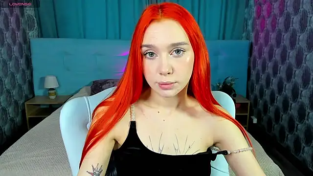 Snapshot of Lesi_Moonie01 chatting on December 22, 8:27 am Lesi Moonie01 online show from December 22, 8:27 am