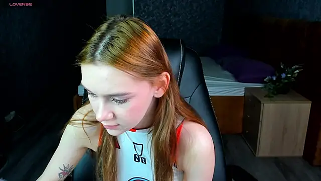 Snapshot of Lesi_Moonie01 chatting on January 30, 8:01 am Lesi Moonie01 online show from January 30, 8:01 am