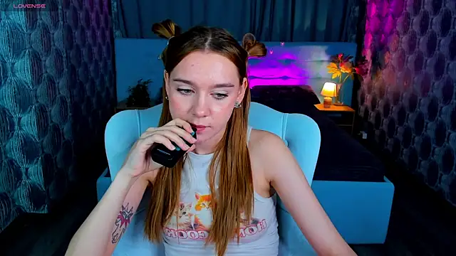 Snapshot of Lesi_Moonie01 chatting on March 10, 2:26 pm Lesi Moonie01 online show from March 10, 2:26 pm