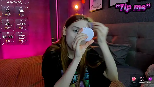 Snapshot of Lesi_Moonie01 chatting on October 24, 8:00 am Lesi Moonie01 online show from October 24, 8:00 am