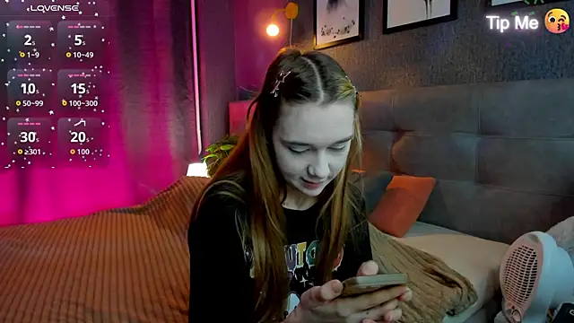 Snapshot of Lesi_Moonie01 chatting on November 28, 9:23 am Lesi Moonie01 online show from November 28, 9:23 am