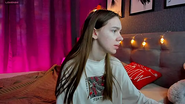 Snapshot of Lesi_Moonie01 chatting on December 14, 9:14 am Lesi Moonie01 online show from December 14, 9:14 am