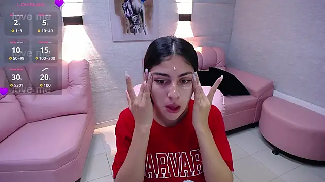 Snapshot of Alaya_cute chatting on February 11, 10:39 pm Alaya cute online show from February 11, 10:39 pm