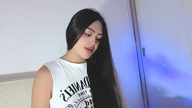 Sweet-Sophiee online show from May 23, 2:28 am