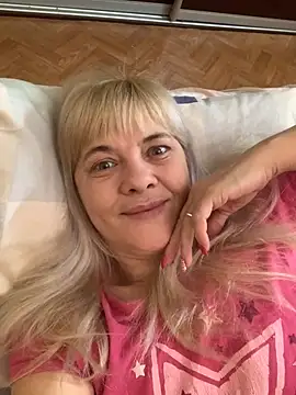 Lia Laguna77 online show from February 25, 9:57 pm