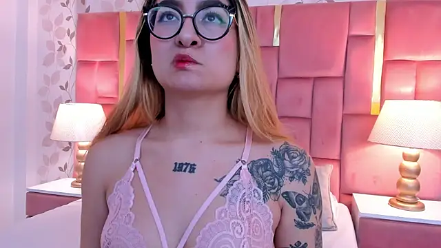 Snapshot of AmbarSantany chatting on September 25, 11:30 pm AmbarSantany online show from September 25, 11:30 pm